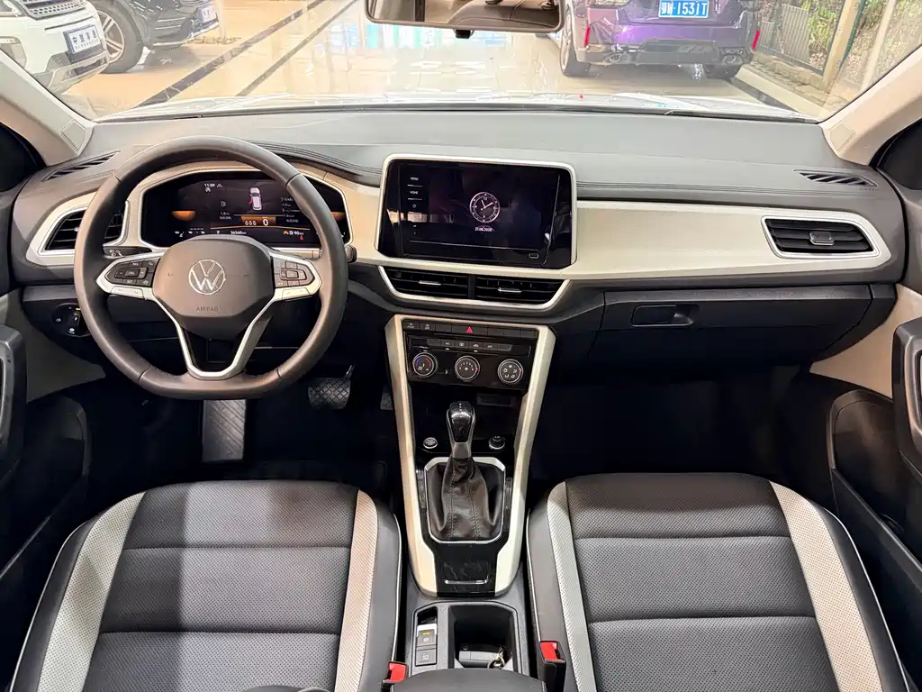 Volkswagen T-Roc — миниатюра 8