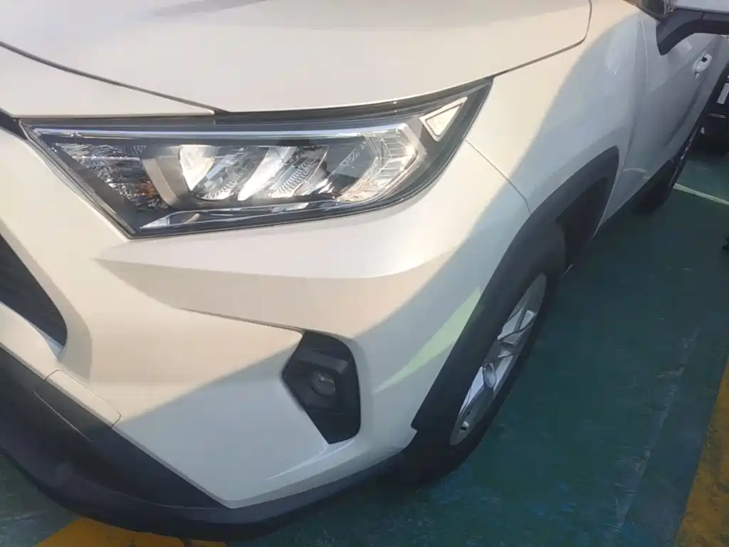 Toyota RAV4 — миниатюра 24