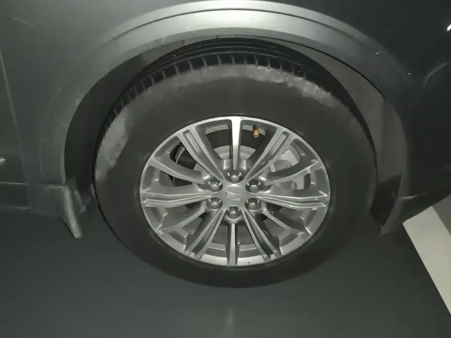 Cadillac XT5 — миниатюра 6