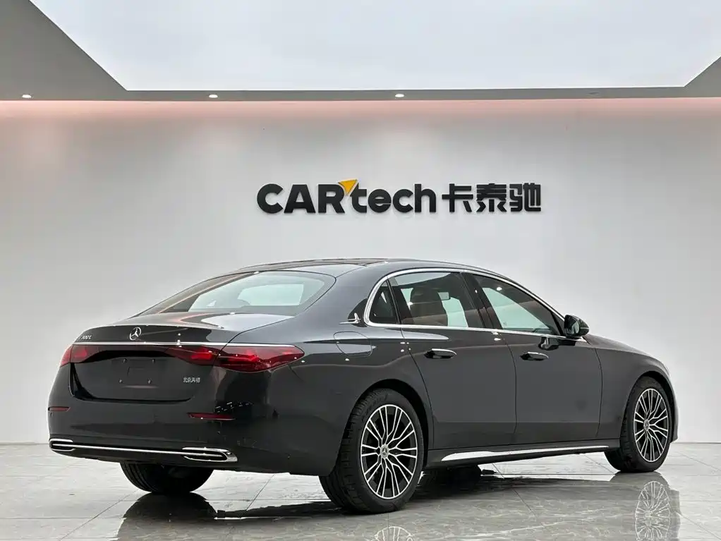 Mercedes-Benz E-Class — миниатюра 5