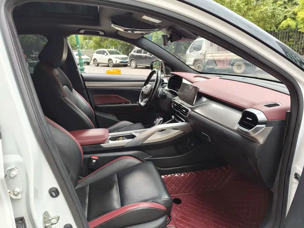 Geely Binyue — миниатюра 6