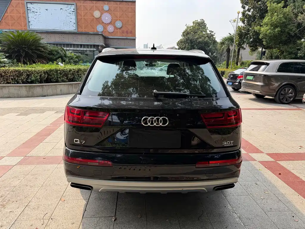 Audi Q7 — миниатюра 3