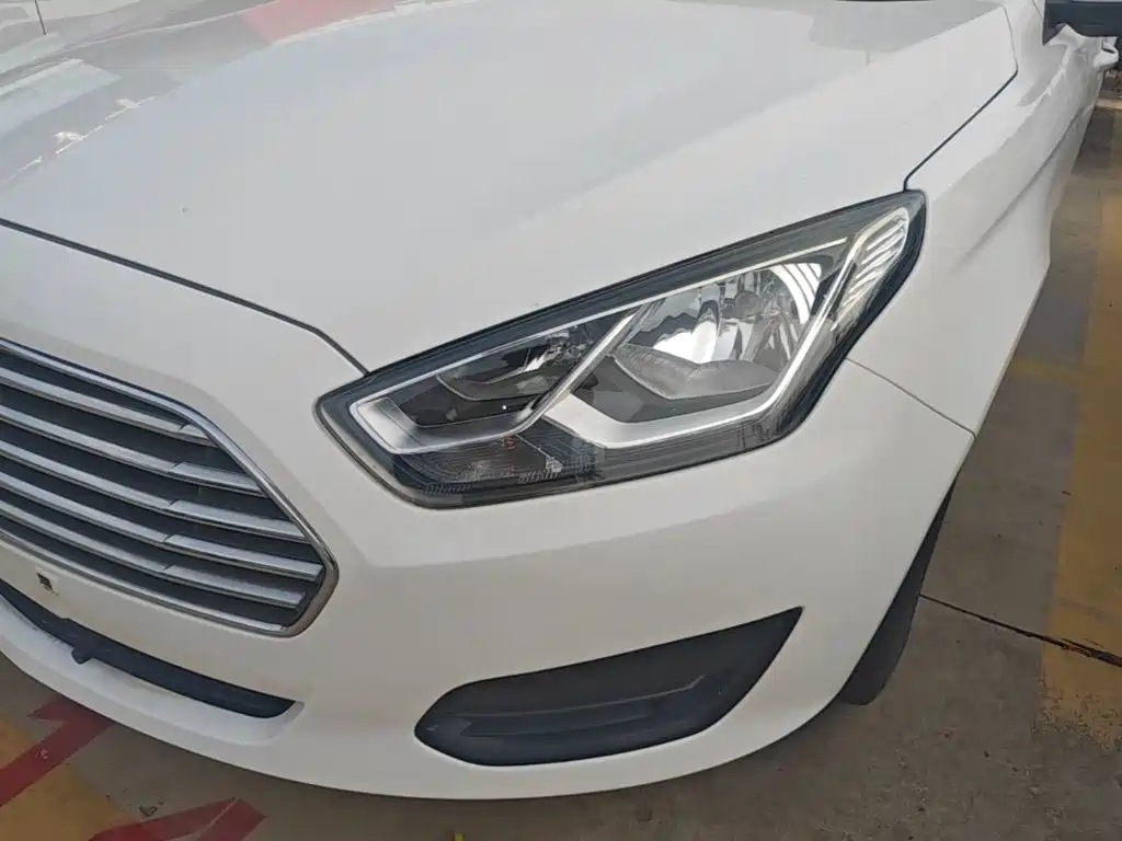 Ford Escort — миниатюра 24