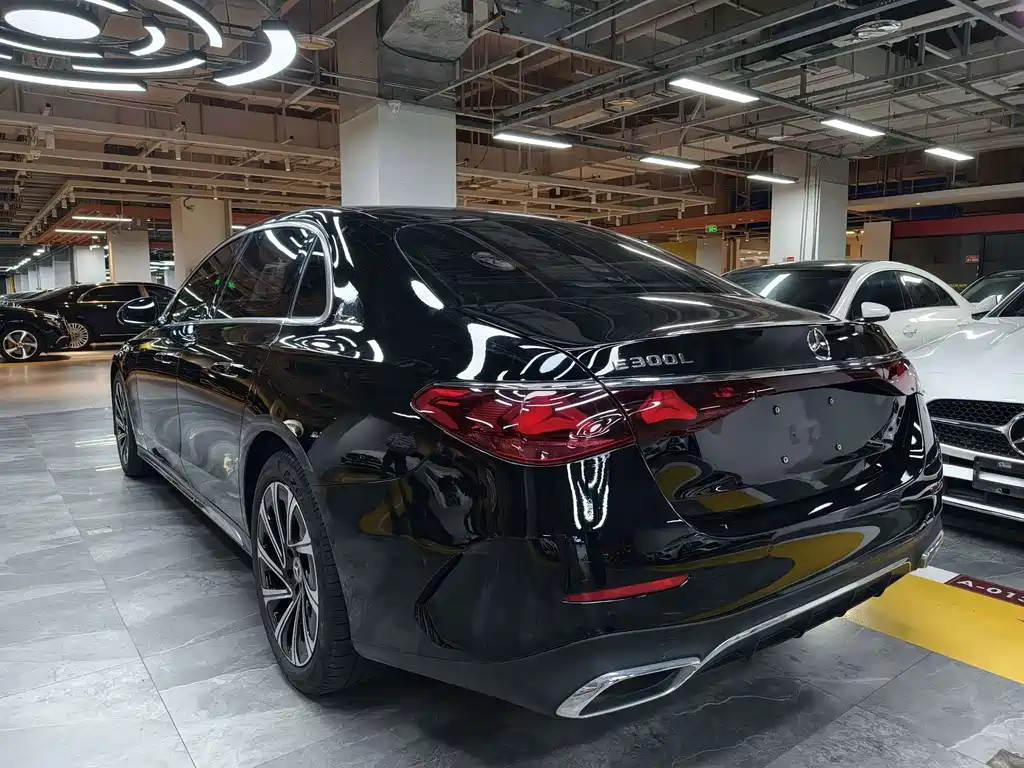 Mercedes-Benz E-Class — миниатюра 15