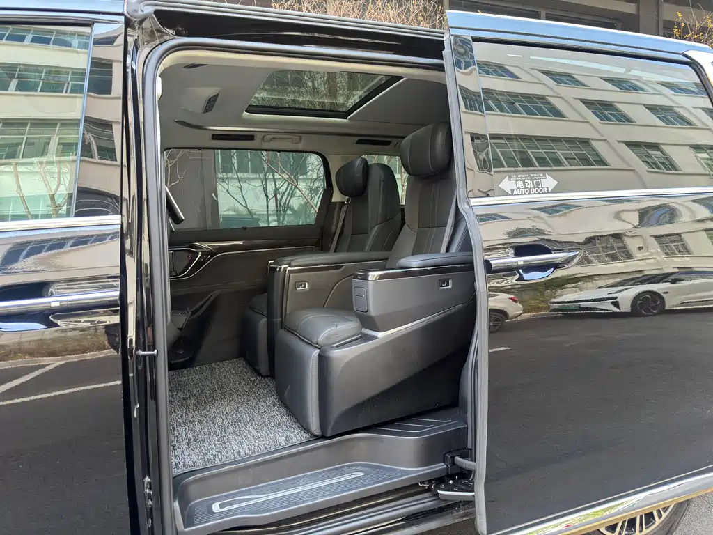 SAIC MAXUS EVERYONE 9