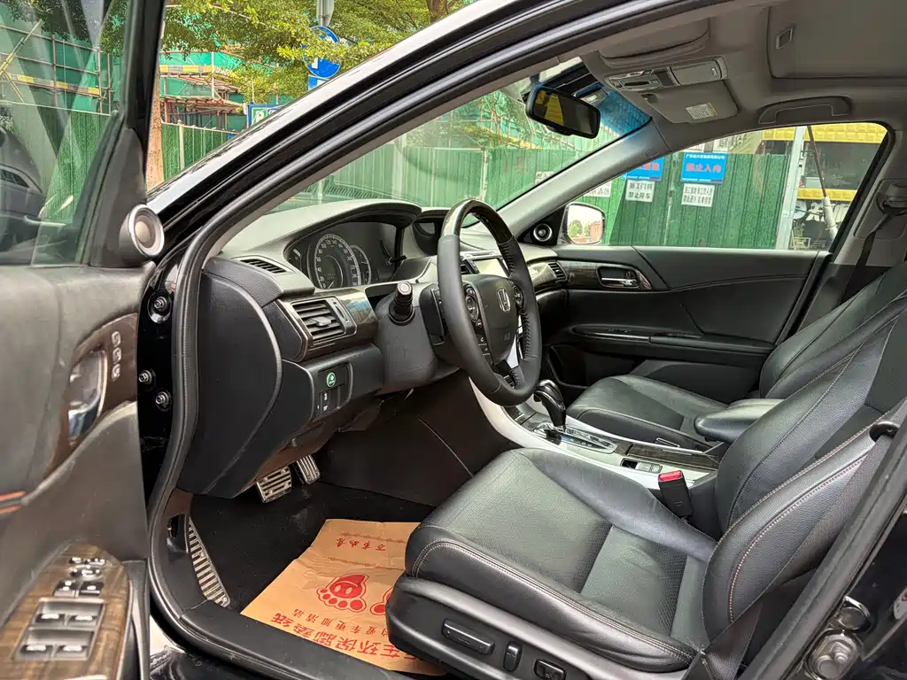 Honda Accord — миниатюра 4