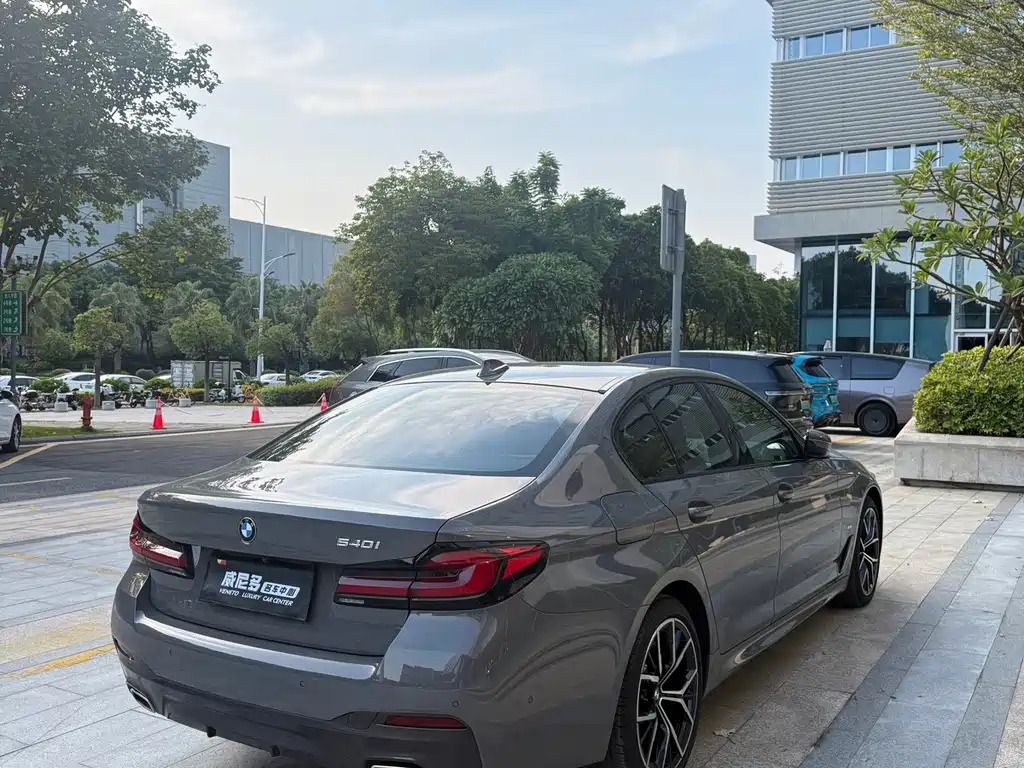 BMW 5 Series (Import) — миниатюра 6