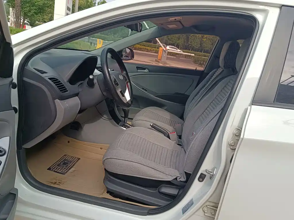Hyundai Verna — миниатюра 6