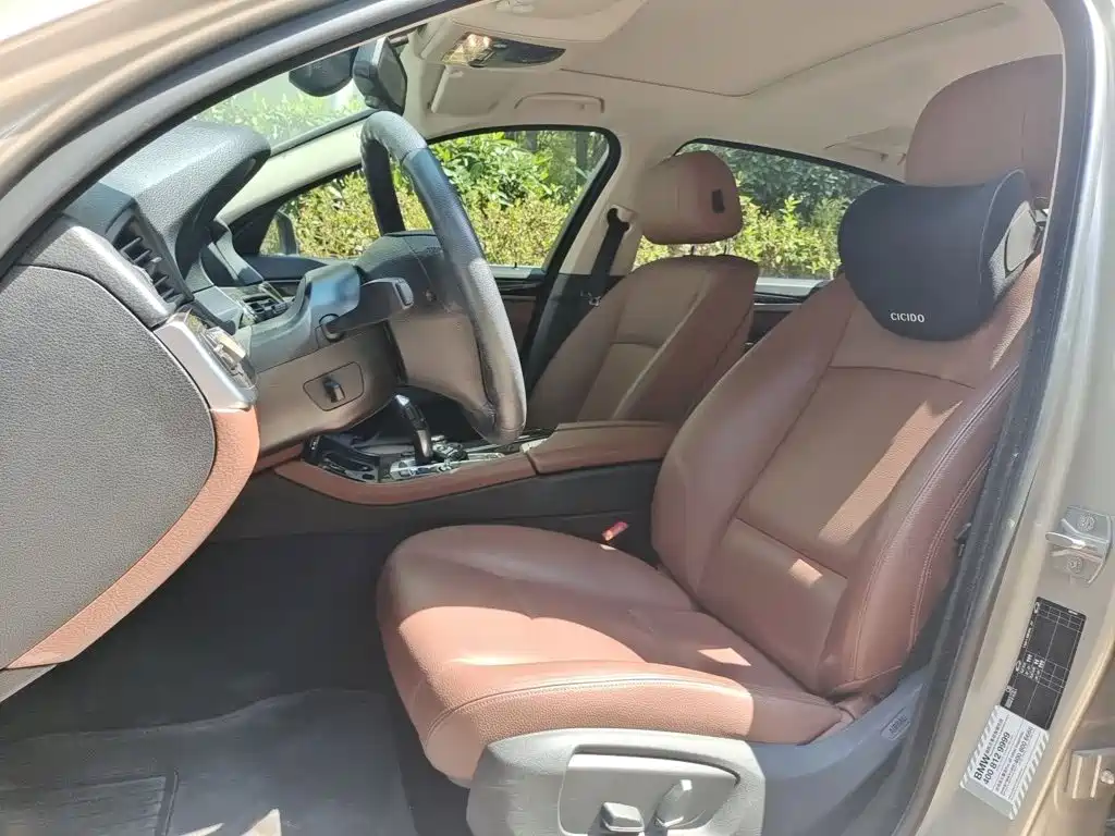 BMW 5 Series — миниатюра 8
