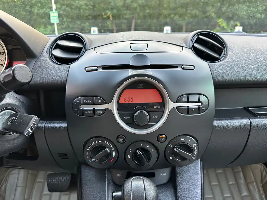 Mazda 2 — миниатюра 25