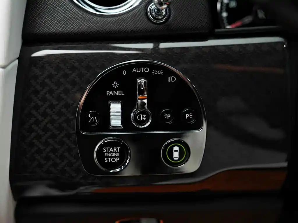 Rolls-Royce Cullinan — миниатюра 23