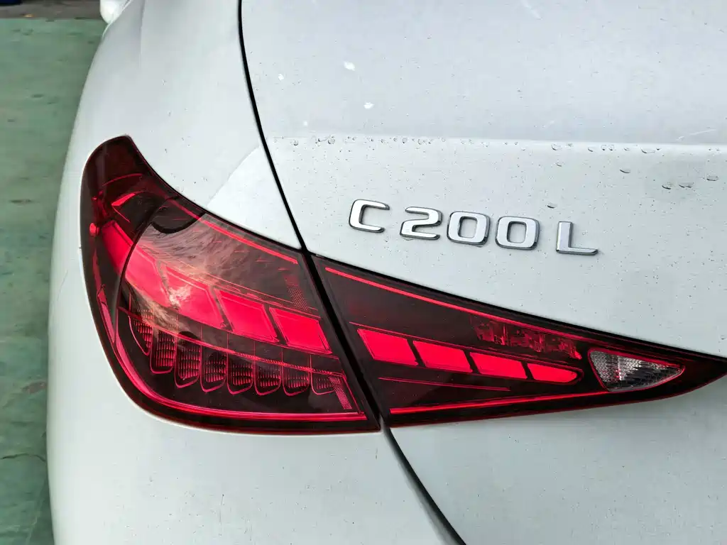 Mercedes-Benz C-Class — миниатюра 11