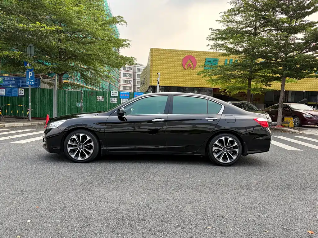 Honda Accord — миниатюра 8