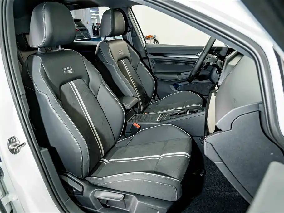 Volkswagen Golf — миниатюра 19