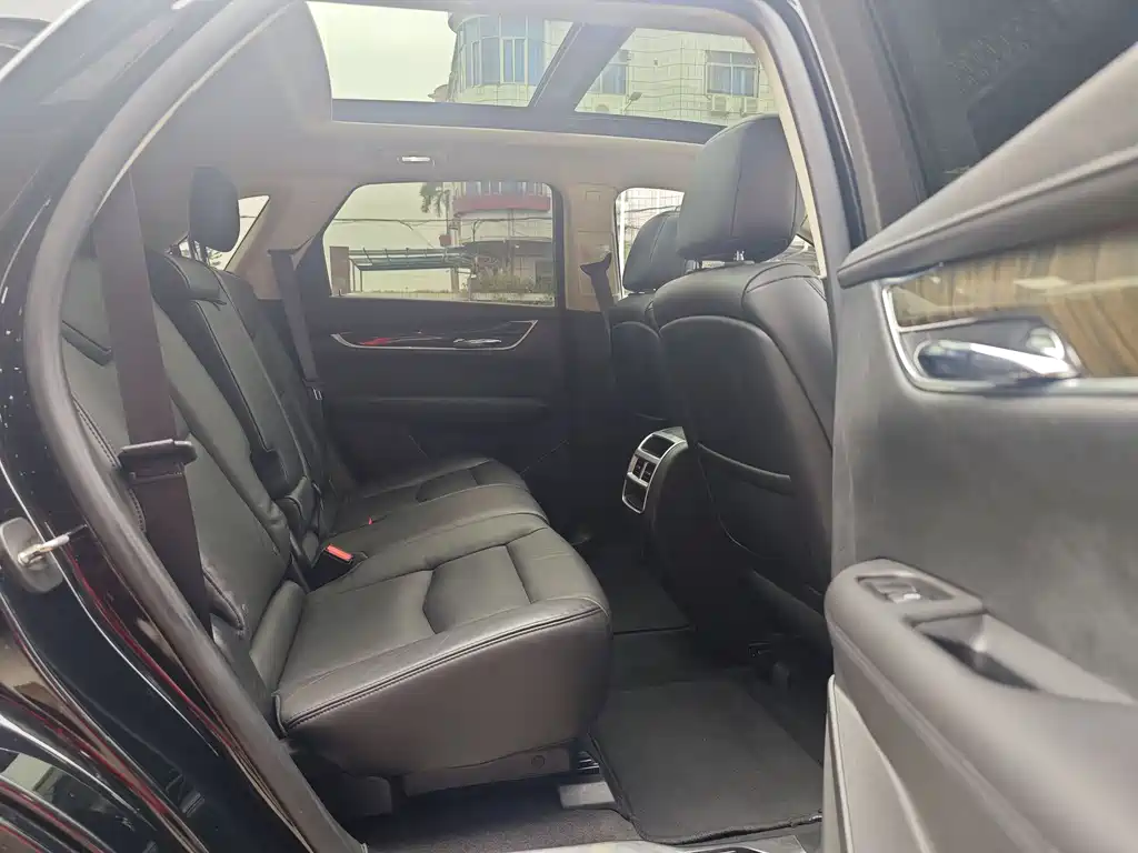 CADILLAC XT5