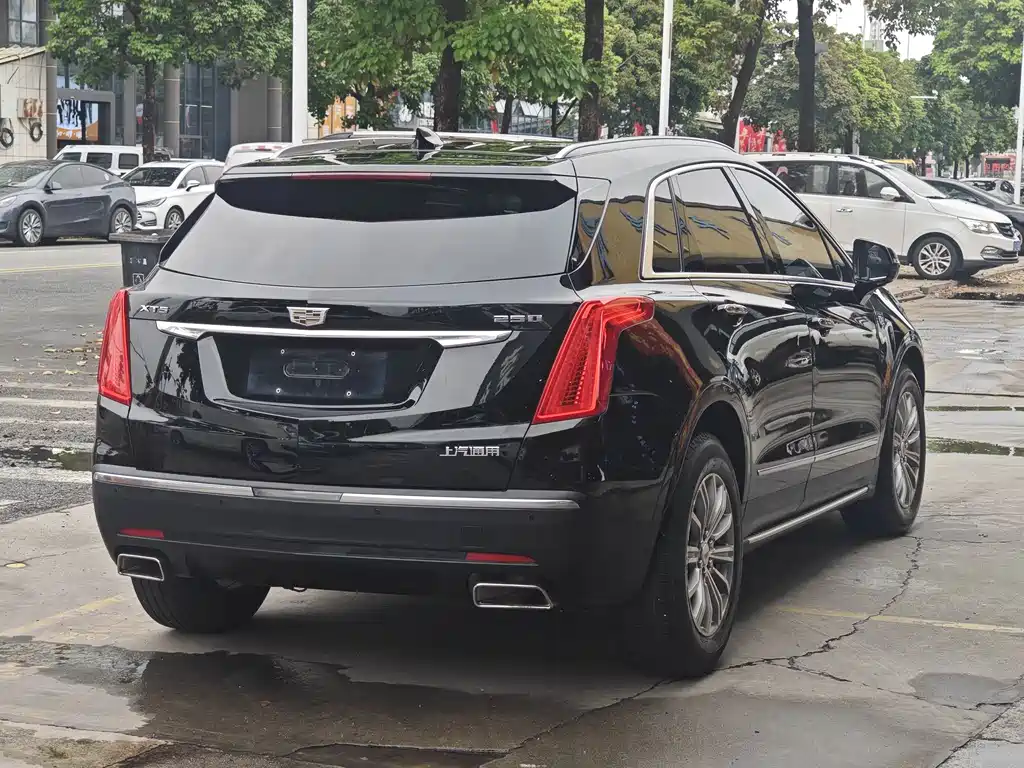 CADILLAC XT5