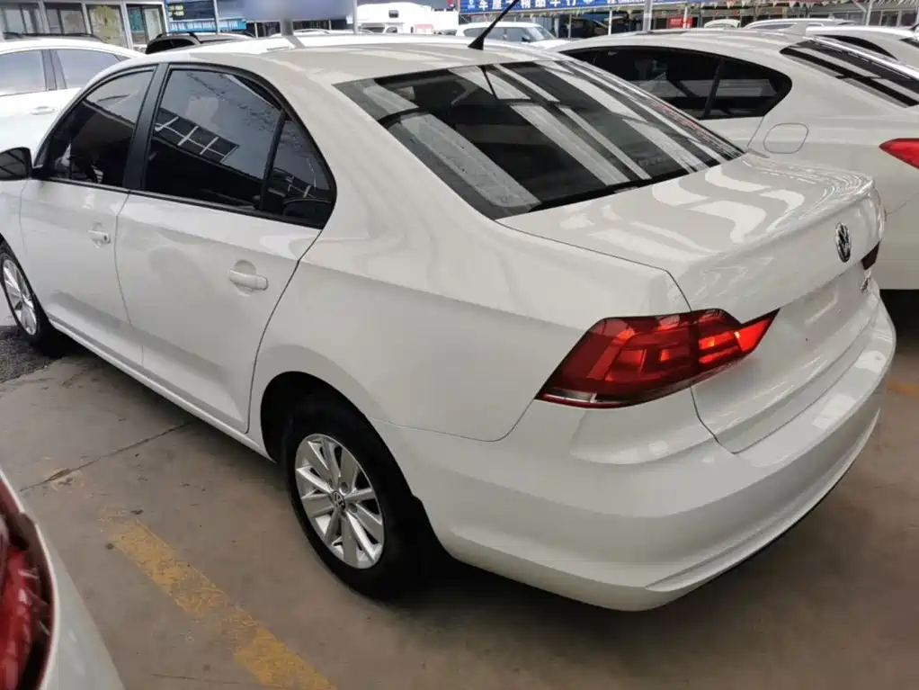 Volkswagen Santana — миниатюра 5