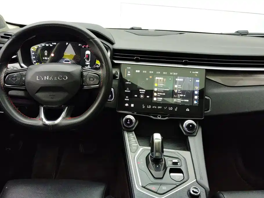 Lynk & Co 01 — миниатюра 12