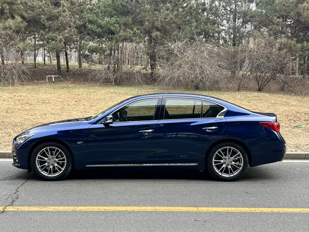 INFINITI Q50L