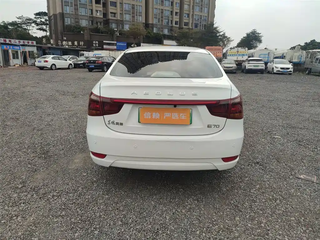 DONGFENG E70