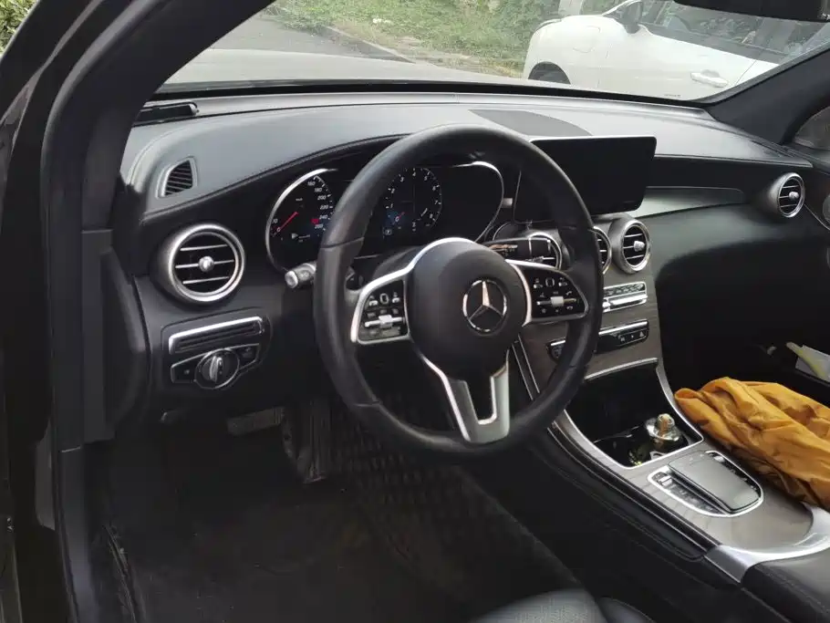 Mercedes-Benz GLC — миниатюра 12