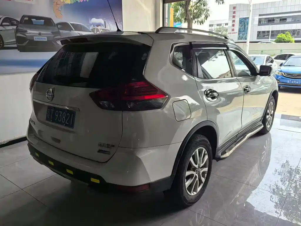 Nissan X-Trail — миниатюра 3