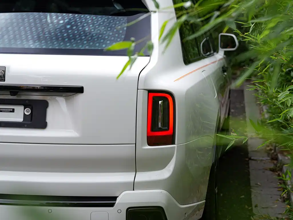 Rolls-Royce Cullinan — миниатюра 7