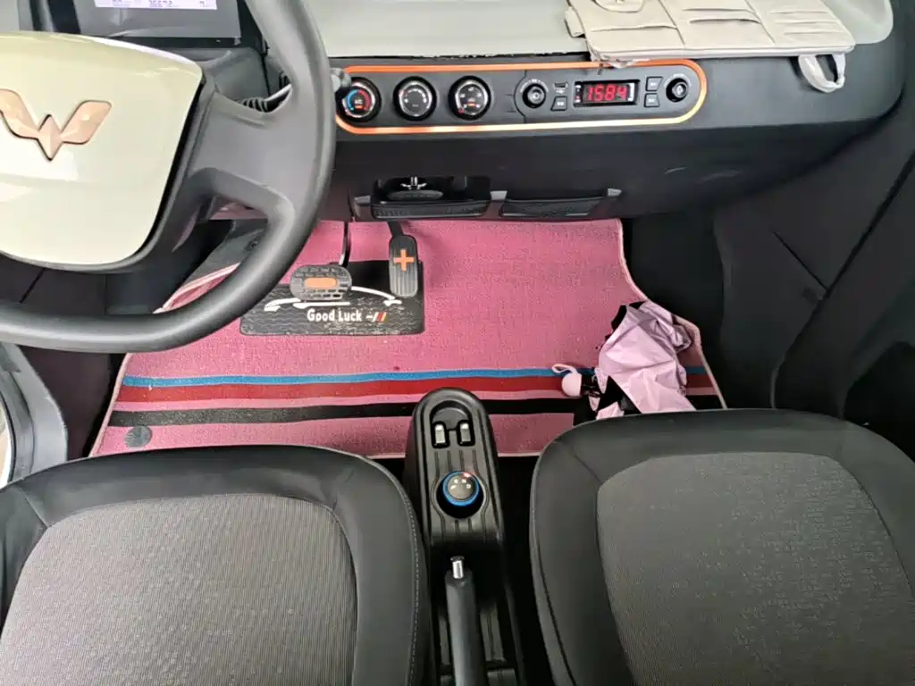Wuling MINIEV — миниатюра 13