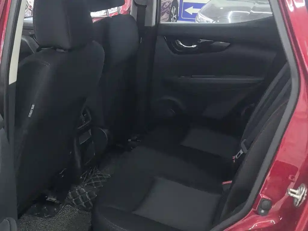 Nissan Qashqai — миниатюра 11