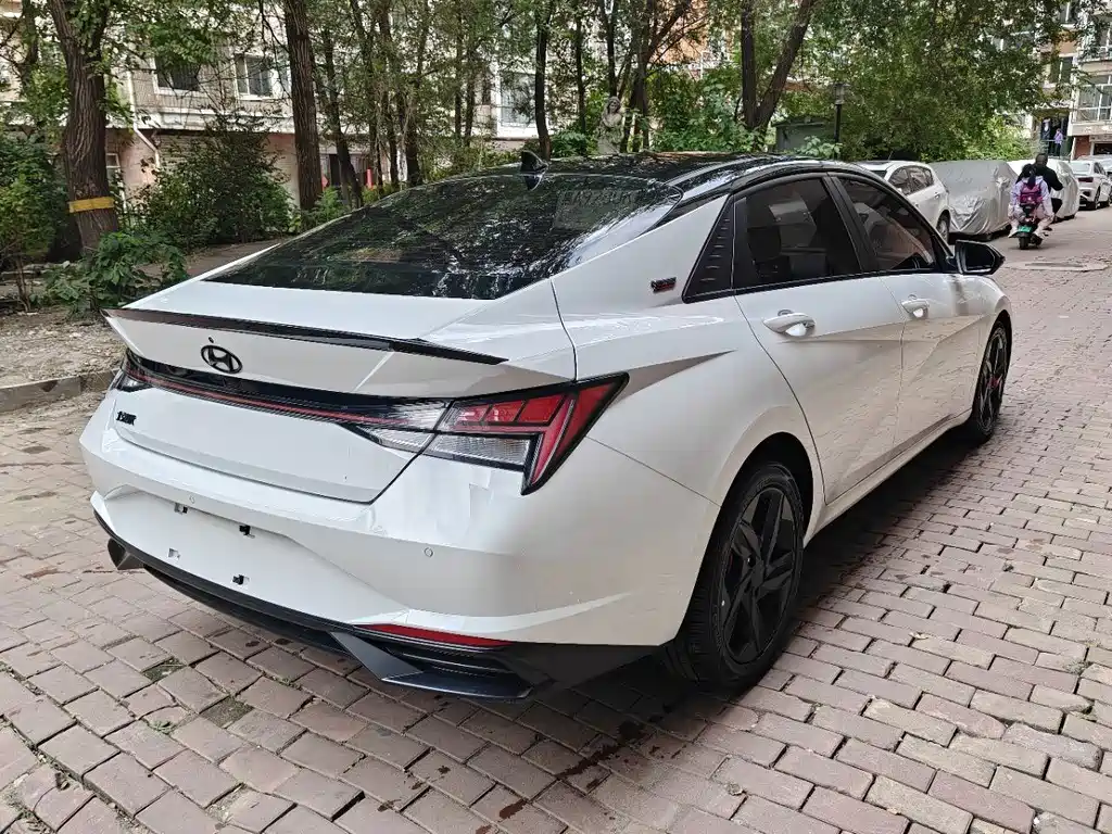 Hyundai Elantra — миниатюра 4