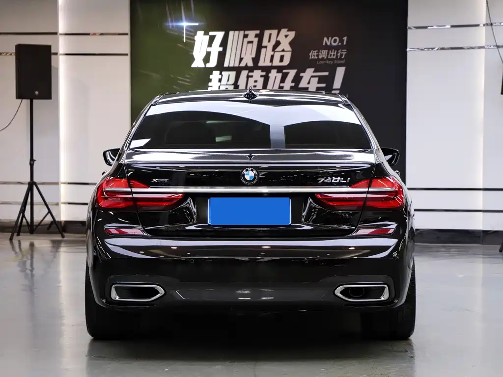 BMW  7 SERIES