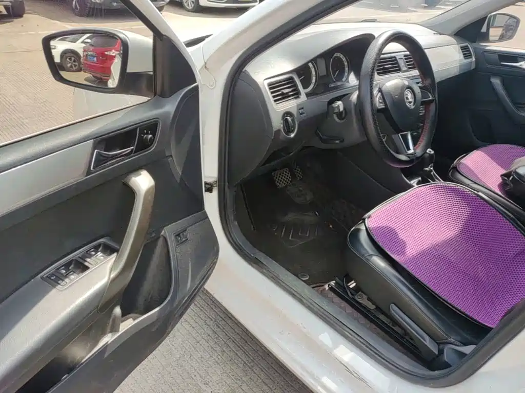 Skoda Rapid — миниатюра 16