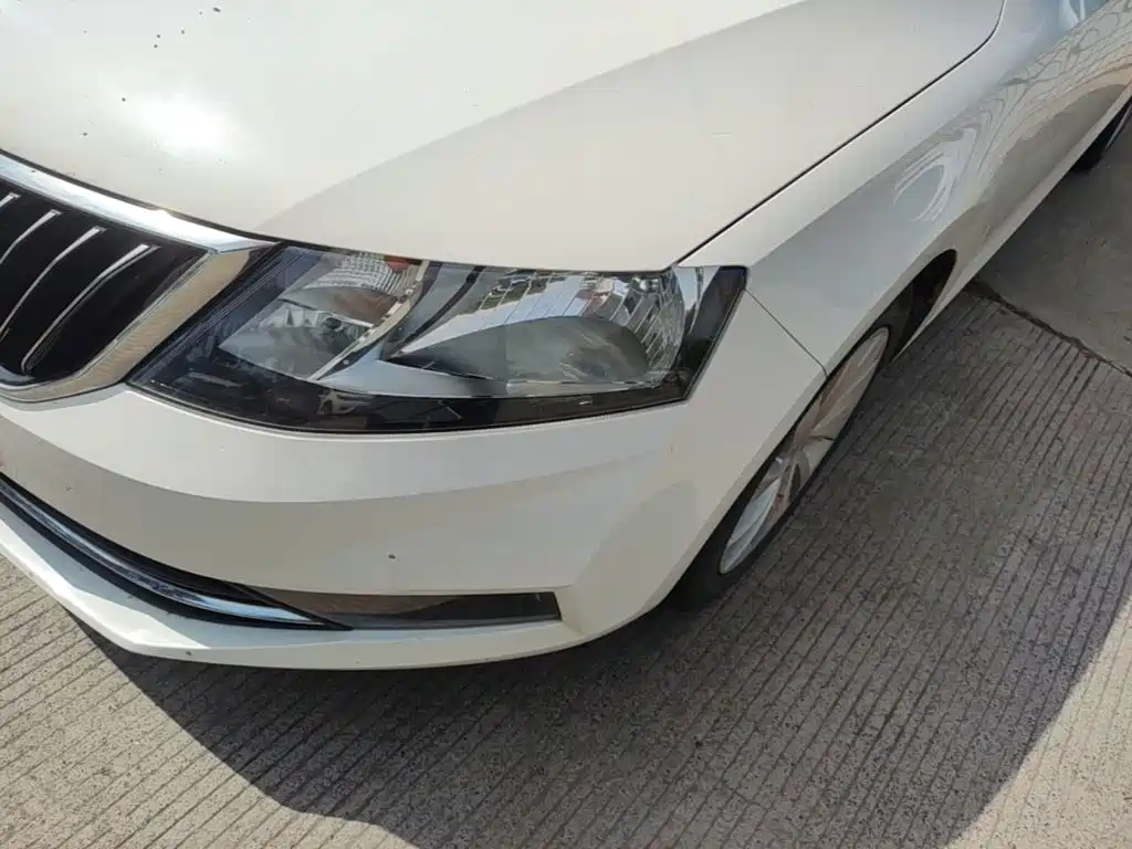 Skoda Rapid — миниатюра 24