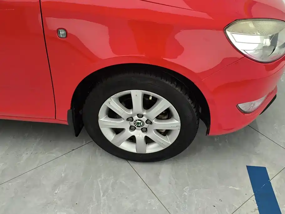 Skoda Fabia — миниатюра 6