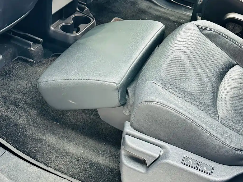 Toyota Sienna — миниатюра 18