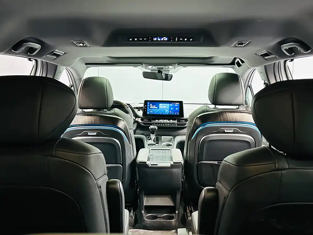 Toyota Sienna — миниатюра 29