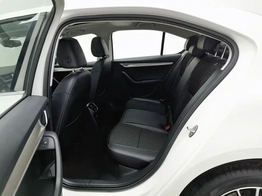 Skoda Octavia — миниатюра 15
