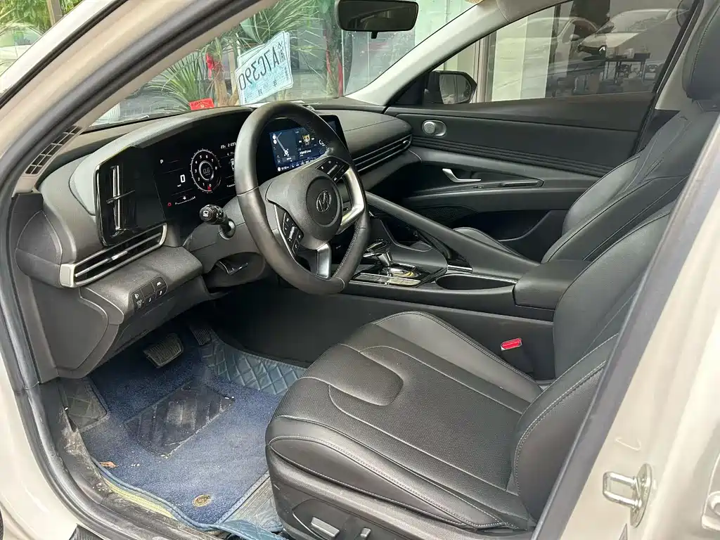 Hyundai Elantra — миниатюра 4