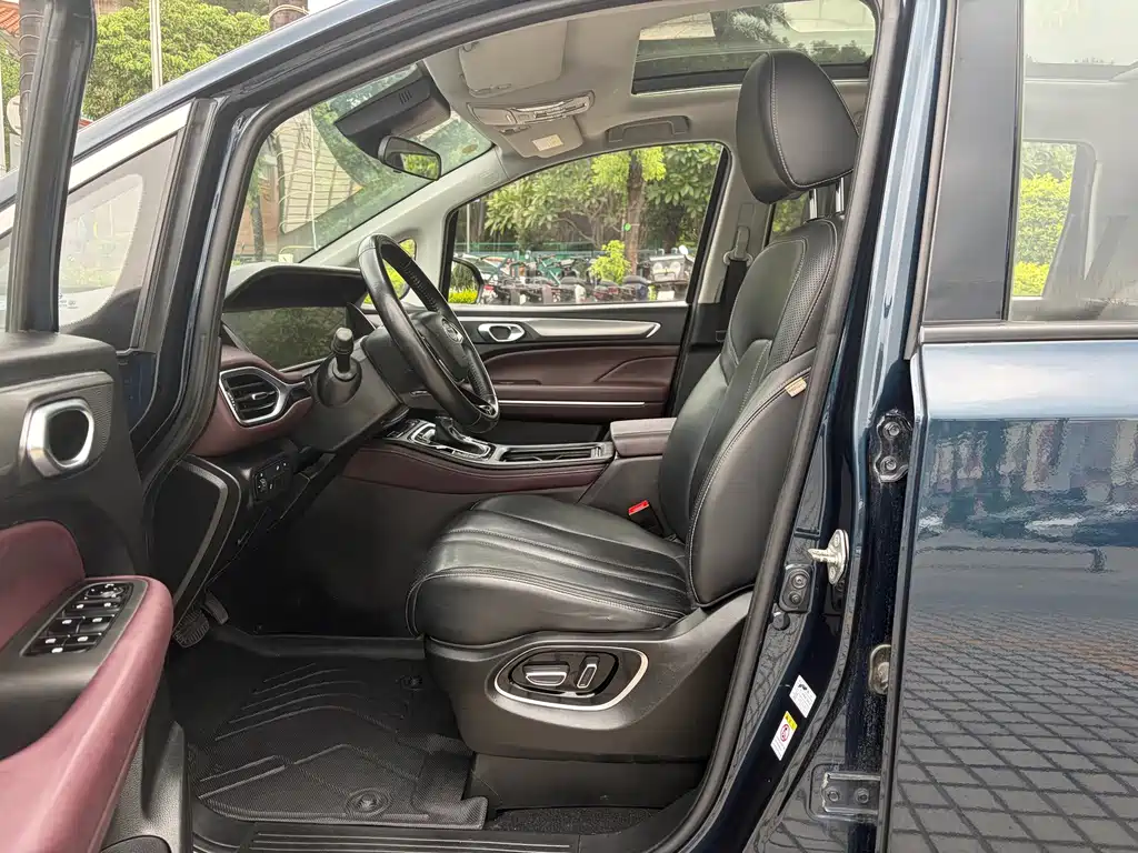 GAC Motor Trumpchi M6 — миниатюра 10
