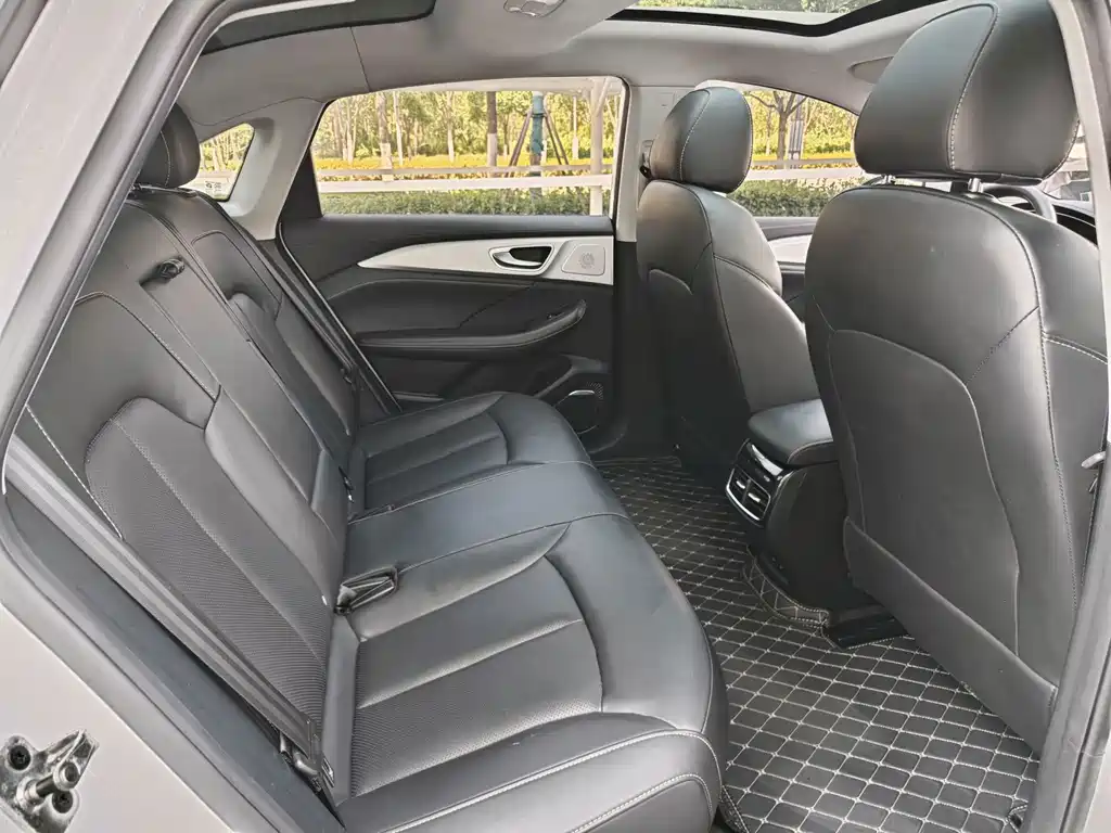 Roewe i6 MAX New Energy — миниатюра 15