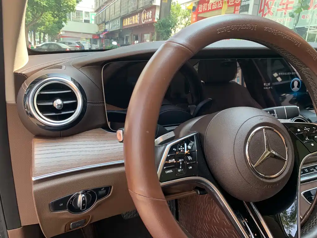 Mercedes-Benz E-Class — миниатюра 16