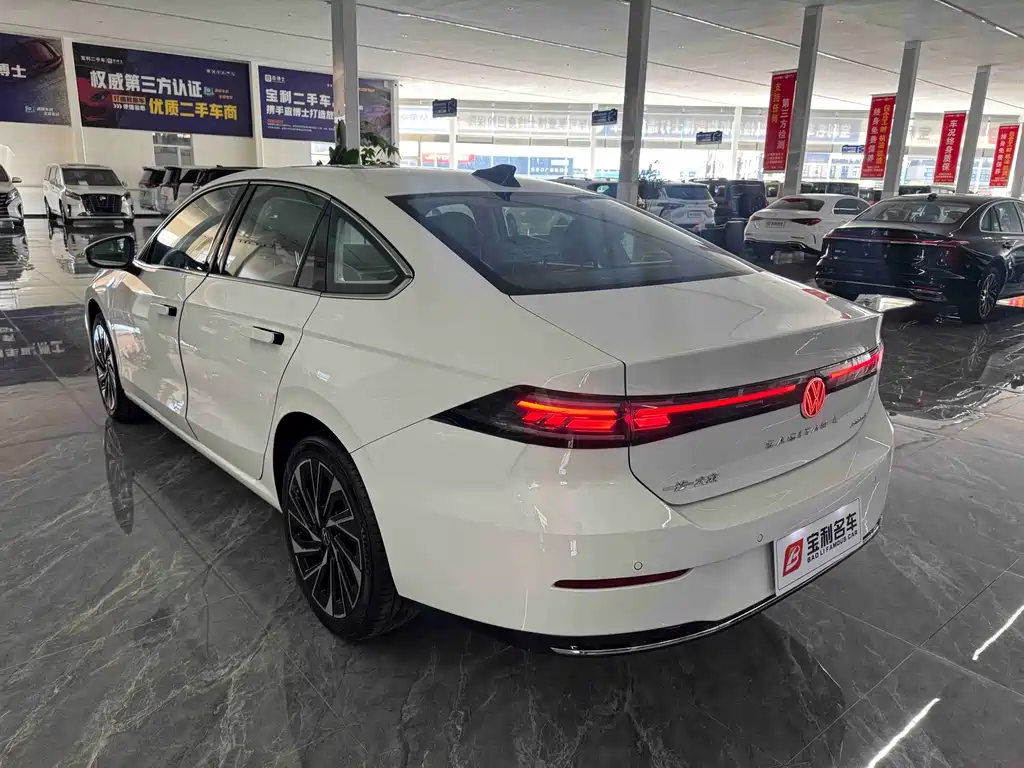 Volkswagen Sagitar — миниатюра 9