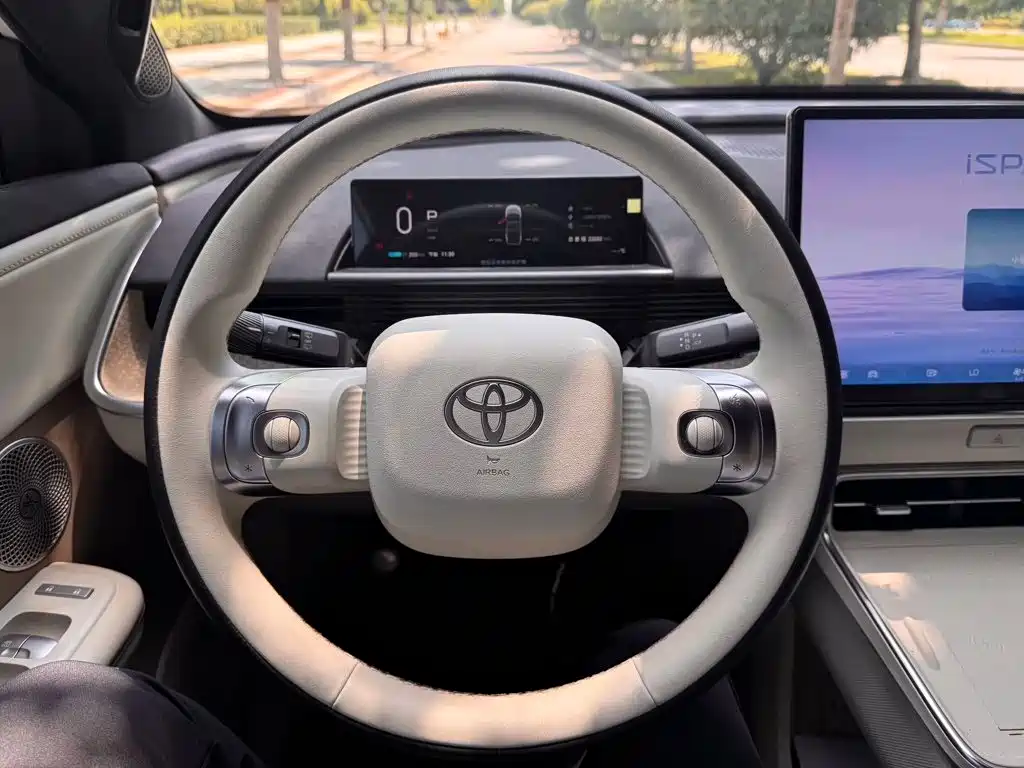 Toyota bZ3X - фото 16