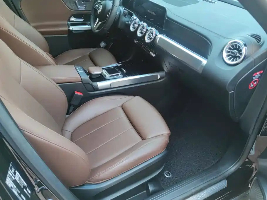 Mercedes-Benz GLB — миниатюра 8
