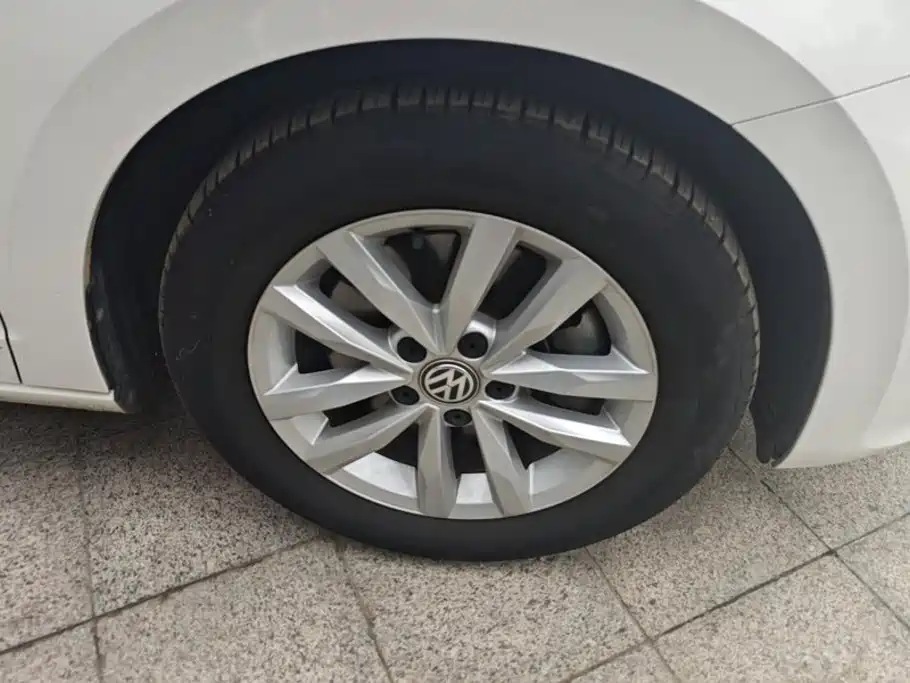 Volkswagen Touran — миниатюра 6