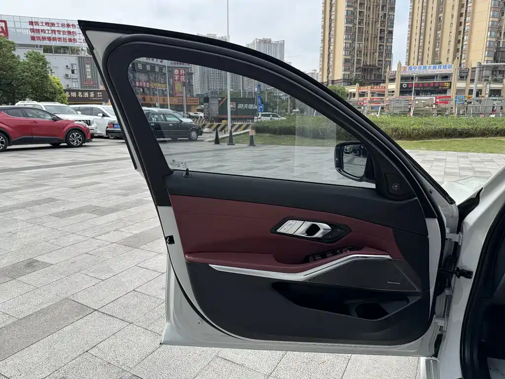 BMW 3 Series — миниатюра 22