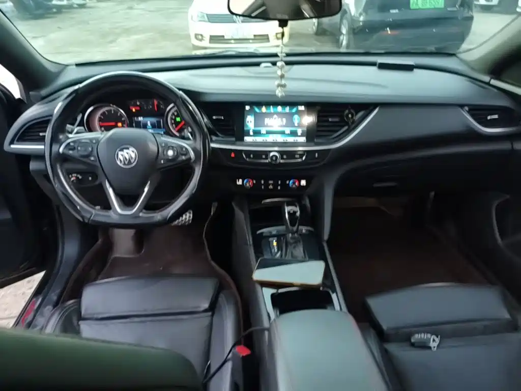Buick Regal — миниатюра 10