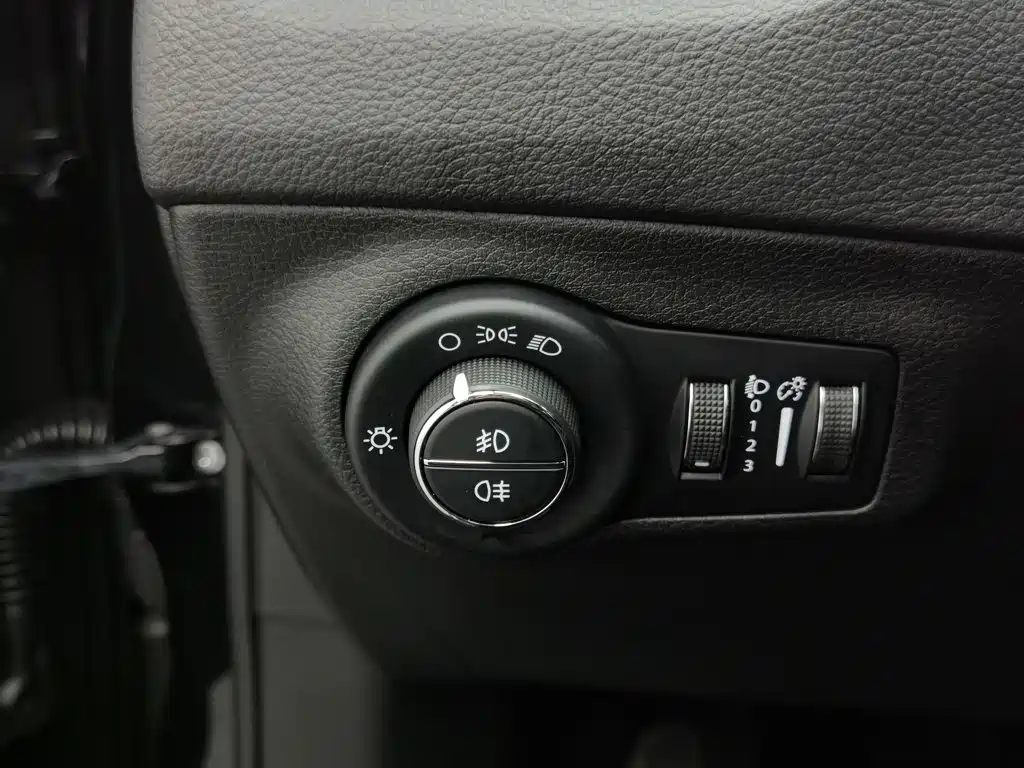 Jeep Compass — миниатюра 21