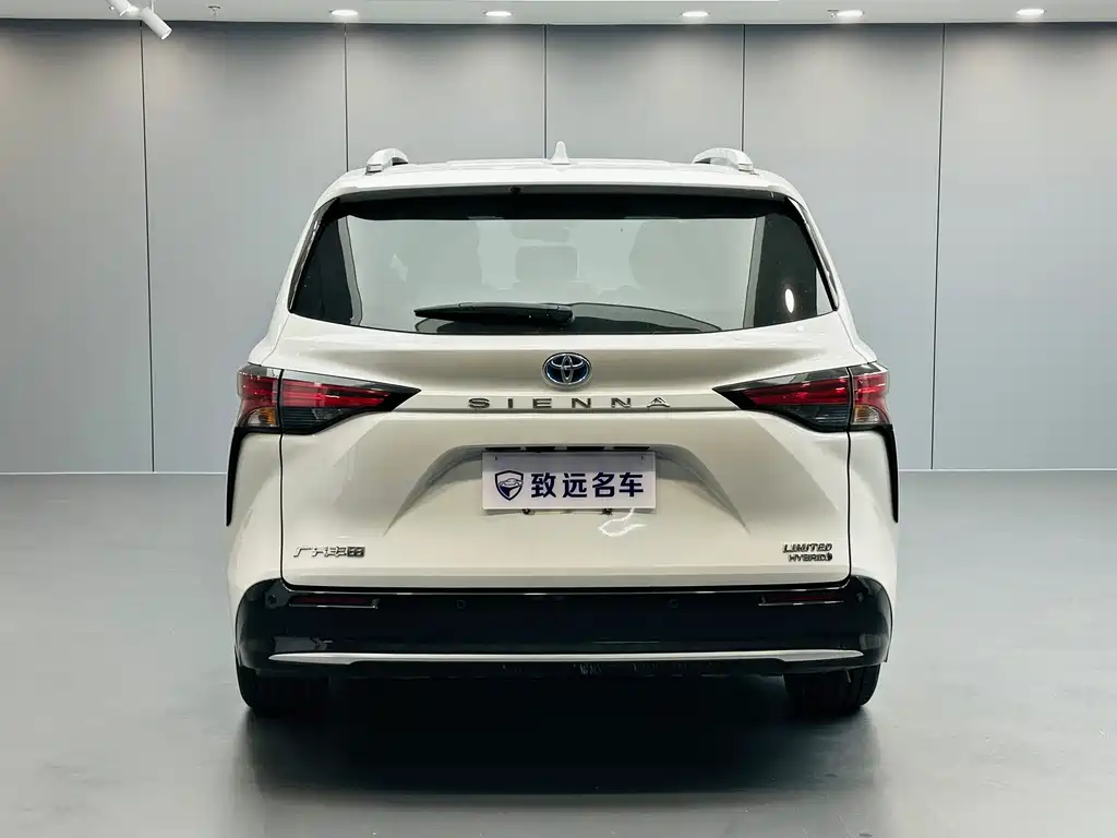 Toyota Sienna — миниатюра 5