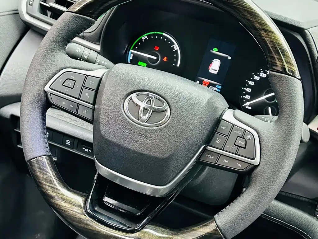 Toyota Sienna — миниатюра 21
